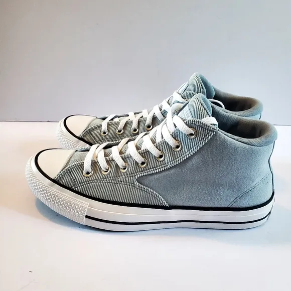 High-Top Sneakers in Light Blue &amp; White Converse Chuck Taylor All Star M…