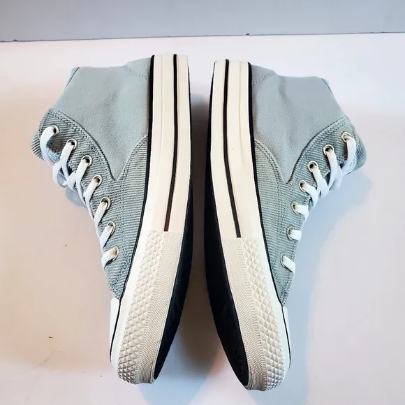 High-Top Sneakers in Light Blue &amp; White Converse Chuck Taylor All Star M…