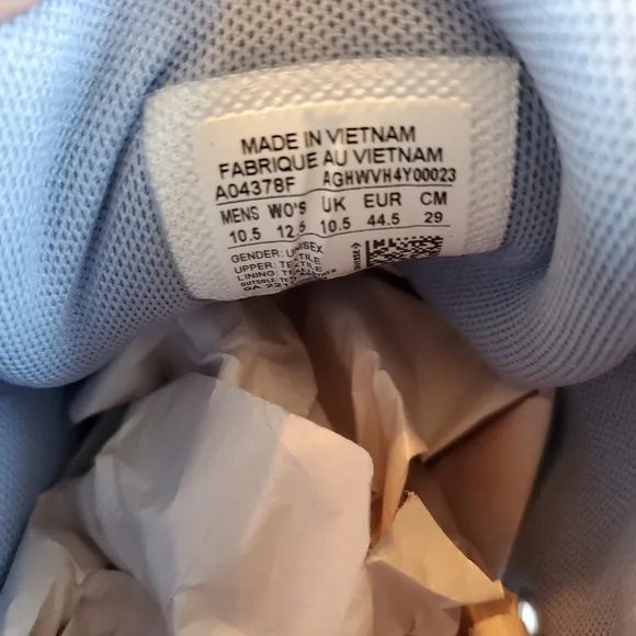High-Top Sneakers in Light Blue &amp; White Converse Chuck Taylor All Star M…