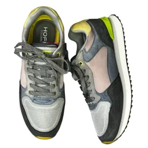 Hoff Colombo sneakers, size 8, preowned in gently used condition.