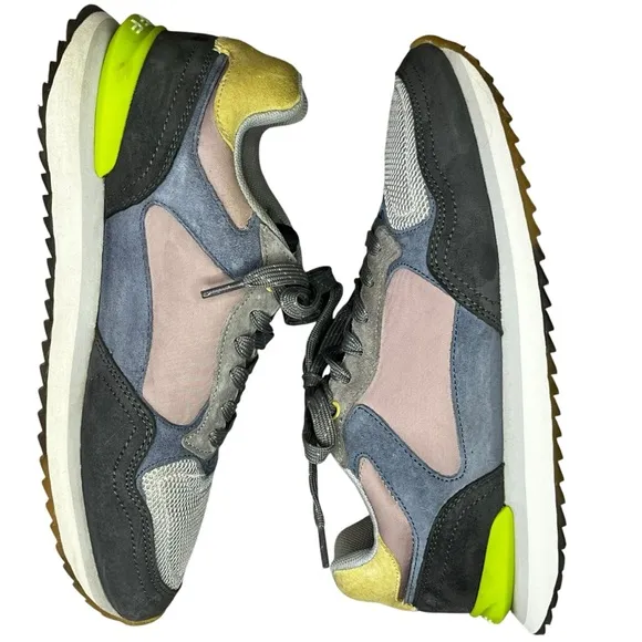 Hoff Colombo sneakers, size 8, preowned in gently used condition.