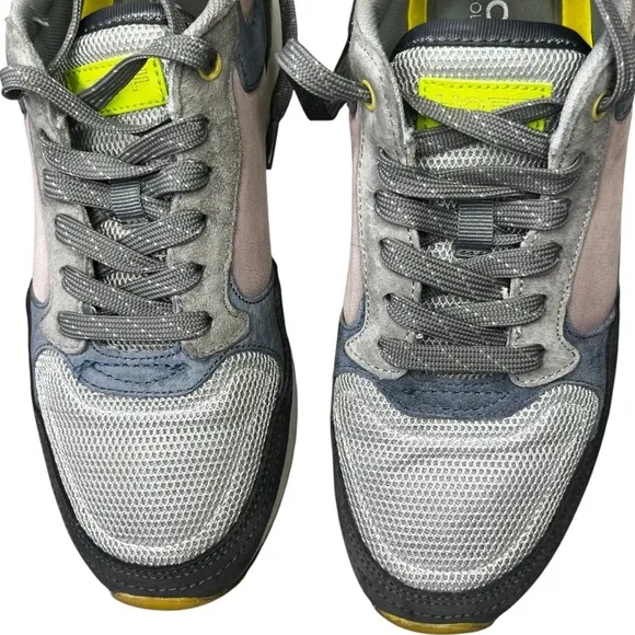 Hoff Colombo sneakers, size 8, preowned in gently used condition.