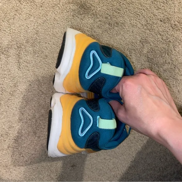 Hoka Athletic Shoes in Teal and Yellow Gaviota 5 Running Sneakers Logo Support