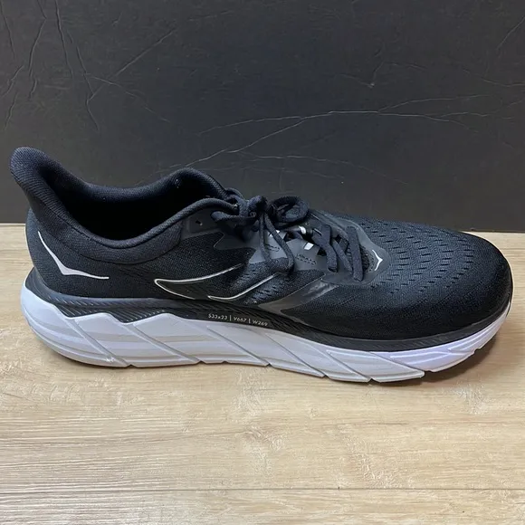 Hoka Mens Arahi 5 SIZE 14 2 E US, SIZE 13.5 UK