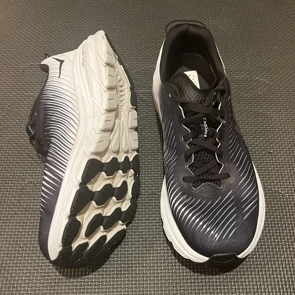 HOKA Men's Rincon 3s Size 10 (2E) Black and White Running Shoes