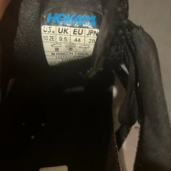 HOKA Men's Rincon 3s Size 10 (2E) Black and White Running Shoes