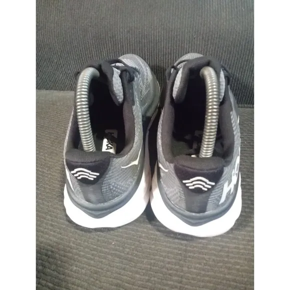 HOKA ONE ONE Clifton 9 Youth Big Kid Sneaker, Black/White, Unisex Size 6.5 MD US