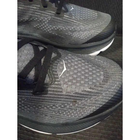 HOKA ONE ONE Clifton 9 Youth Big Kid Sneaker, Black/White, Unisex Size 6.5 MD US