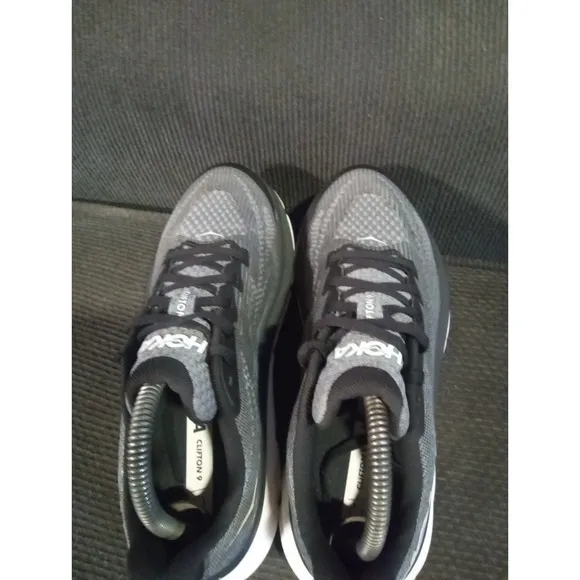 HOKA ONE ONE Clifton 9 Youth Big Kid Sneaker, Black/White, Unisex Size 6.5 MD US