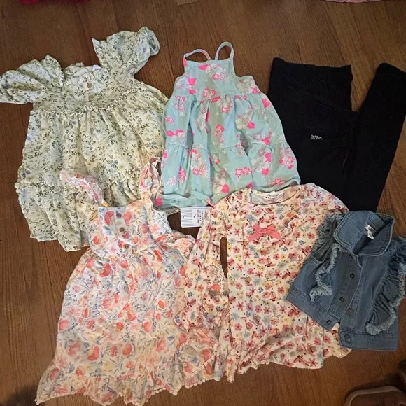 Huge toddler girls clothing bundle 2T and 3T with shoes size 5/6 and sunhats