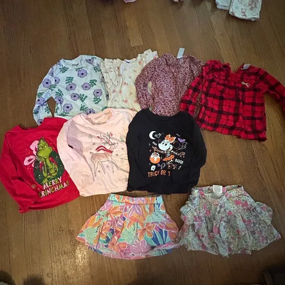 Huge toddler girls clothing bundle 2T and 3T with shoes size 5/6 and sunhats