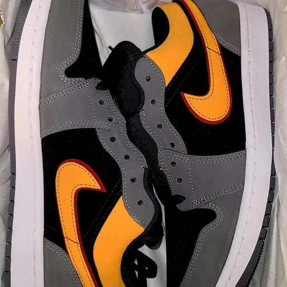 Jordan 1 Men's Athletic Shoes NEW