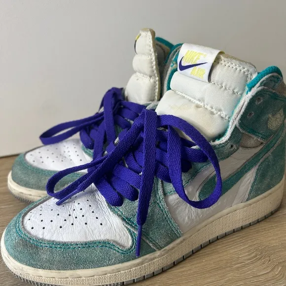 Jordan 1s - Turbo Green &amp; White with purple laces