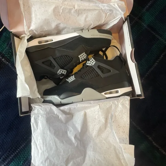 Jordan 4 black canvas size 8