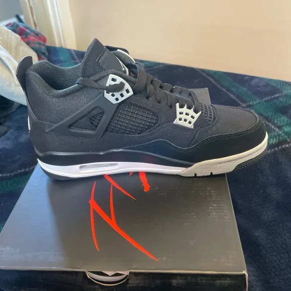 Jordan 4 black canvas size 8