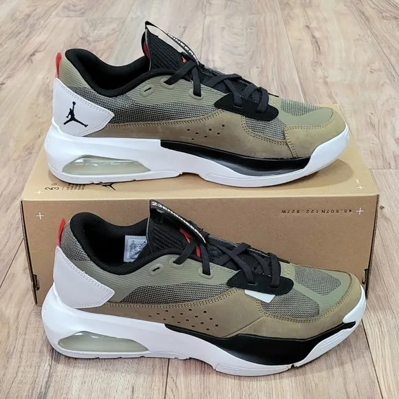 Jordan Air 200E Womens Size 12 Training Suede Olive Green Reflective Shoes