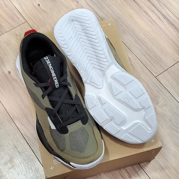 Jordan Air 200E Womens Size 12 Training Suede Olive Green Reflective Shoes