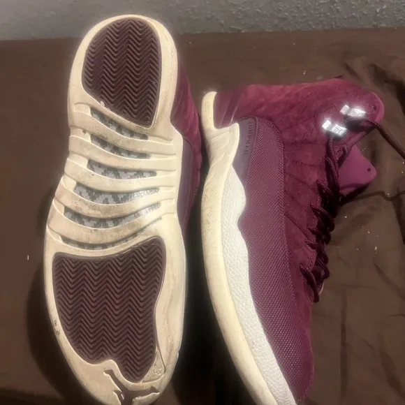 Jordan Athletic Shoes in Burgundy and White Retro 12 Bordeaux Nike