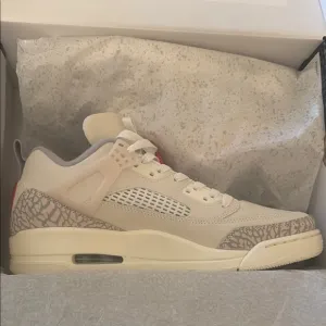Jordan Athletic Shoes in Cream and Gray