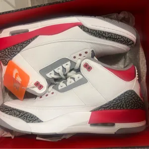 Jordan Athletic Shoes - Nike Air Jordan Retro 3 Fire Red OG