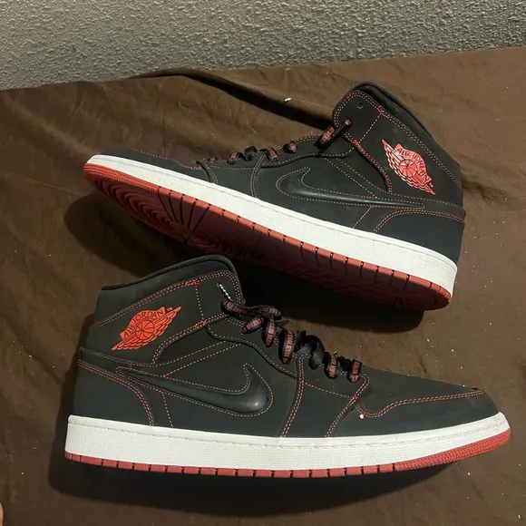 Jordan Black and Red Athletic High-Top Sneakers Jordan 1 Come Fly With Me