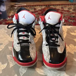 Jordan Dub Zero Black and Red High-Top Sneakers size 3.5Y