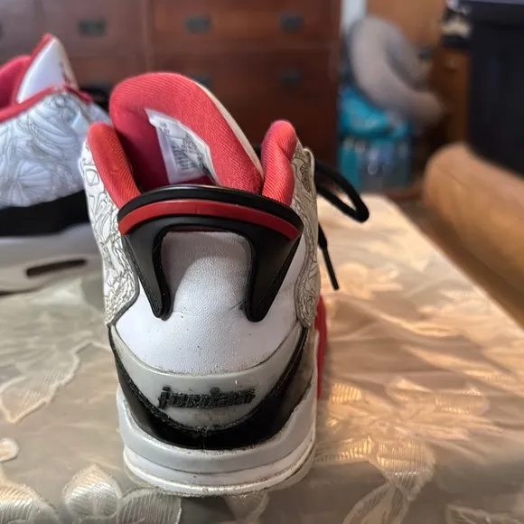 Jordan Dub Zero Black and Red High-Top Sneakers size 3.5Y