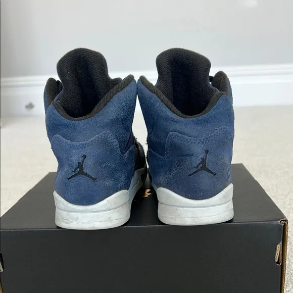 Jordan Kids Retro 5 SE Midnight Navy Sneakers size 2Y, with original box