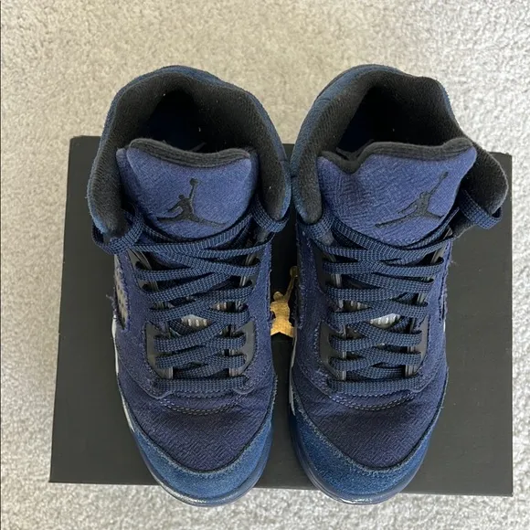 Jordan Kids Retro 5 SE Midnight Navy Sneakers size 2Y, with original box