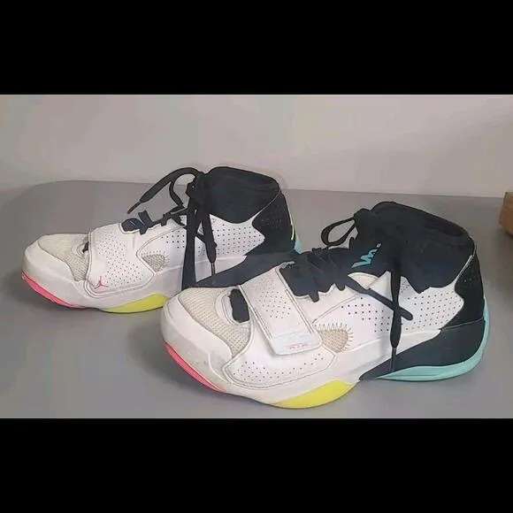 Jordan Zion 2 White Volt Dynamic Turquoise, Size 7Y