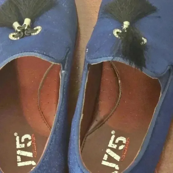 Jump 75 BLUE SUEDE SHOES SIZE 11 EUC NO ISSUES