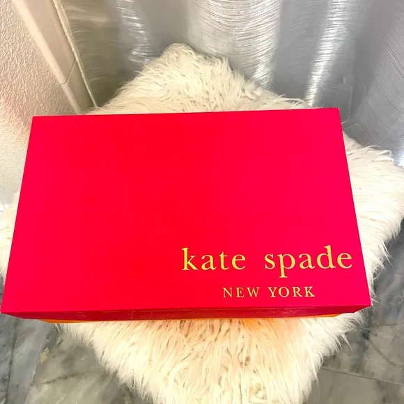Kate spade Gorgeous  Darla  Lipstick 💄 Red suede heeled shoes. Ankle strap .
