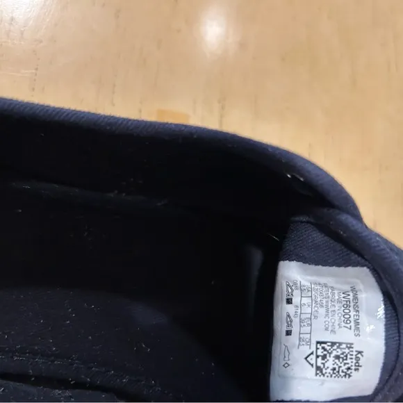 Kate Spade Keds navy blue glitter sneakers size 8.5 women’s WF 60097