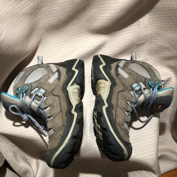 Keen gray blue Hiking leather upper shoes, 7.5