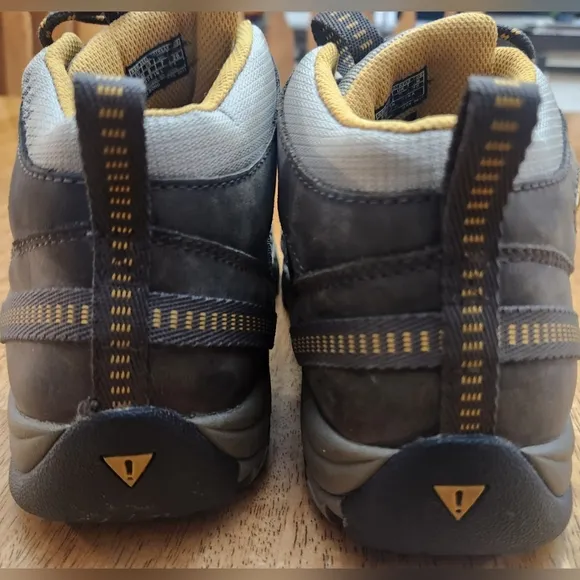 Keen Voyager Mid Mens 8; Waterproof Hiking Boots‎