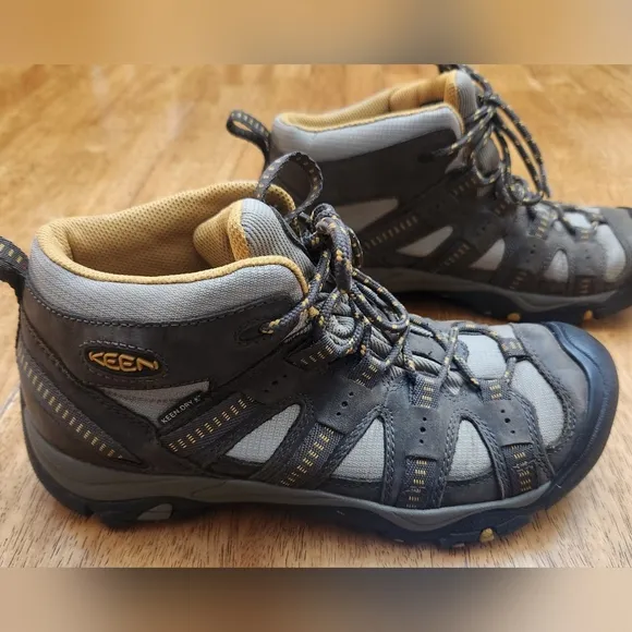 Keen Voyager Mid Mens 8; Waterproof Hiking Boots‎