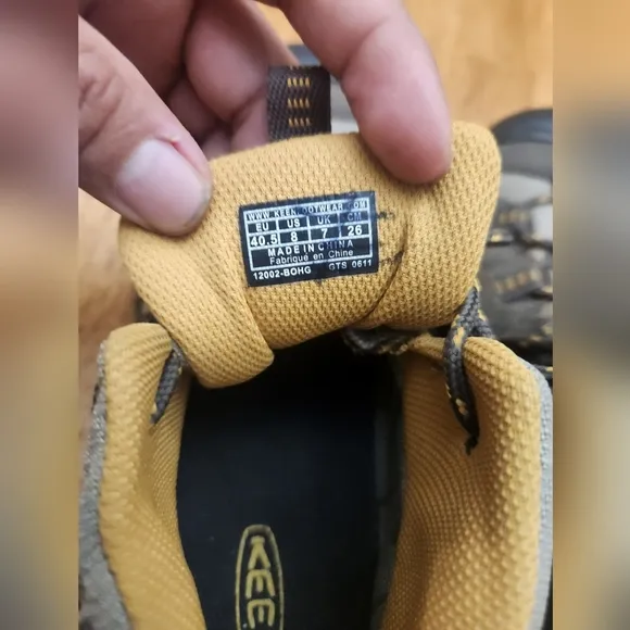 Keen Voyager Mid Mens 8; Waterproof Hiking Boots‎