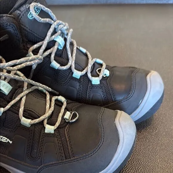 KEEN Women's Circadia Polar Black Hiking Boots size 9.5