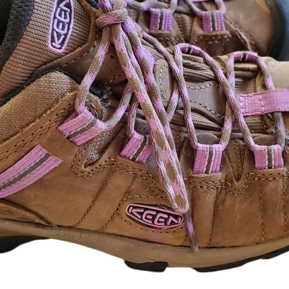 Keen Women's Targhee II Waterproof Shoes - Brown and Purple. Size 8.