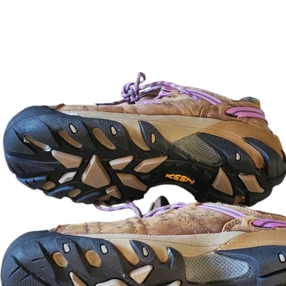 Keen Women's Targhee II Waterproof Shoes - Brown and Purple. Size 8.