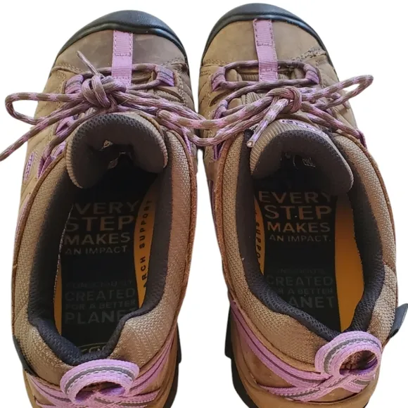 Keen Women's Targhee II Waterproof Shoes - Brown and Purple. Size 8.