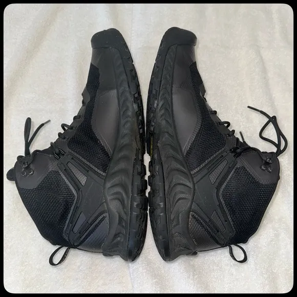 KEEN🥾🪽💦NXIS EVO Black Hiking One Owner. 13. Low Mileage. Great Condition.