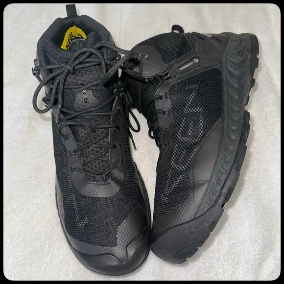 KEEN🥾🪽💦NXIS EVO Black Hiking One Owner. 13. Low Mileage. Great Condition.