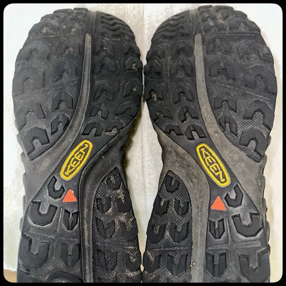 KEEN🥾🪽💦NXIS EVO Black Hiking One Owner. 13. Low Mileage. Great Condition.