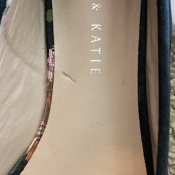 Kelly &amp; Katie Floral Ballet Flats Shoes Size 6