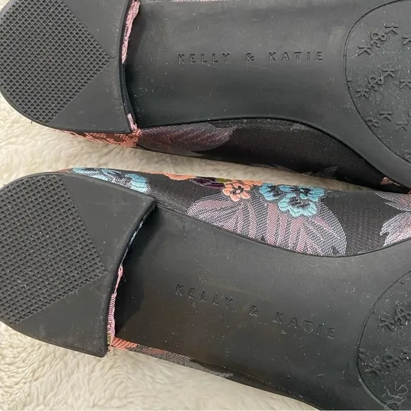 Kelly &amp; Katie Floral Ballet Flats Shoes Size 6