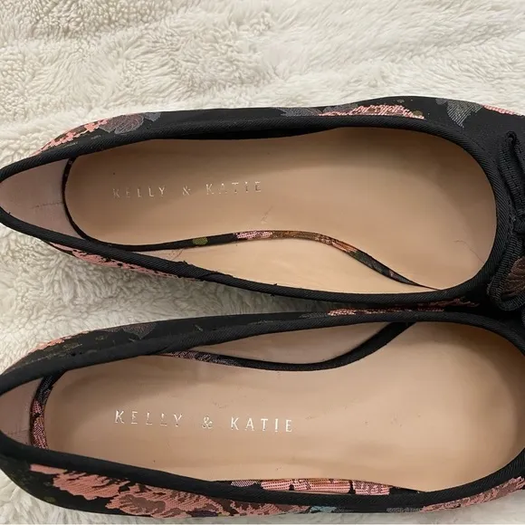 Kelly &amp; Katie Floral Ballet Flats Shoes Size 6