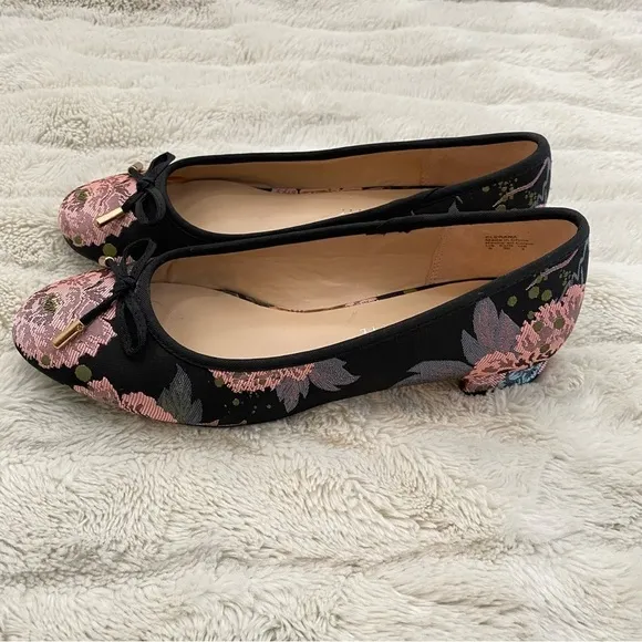 Kelly &amp; Katie Floral Ballet Flats Shoes Size 6