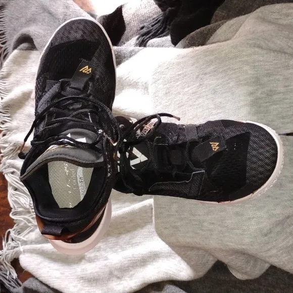 Kids Black Basketball Shoes