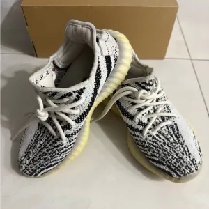 Kids Yeezy Boost 350 V2 ‘Zebra’